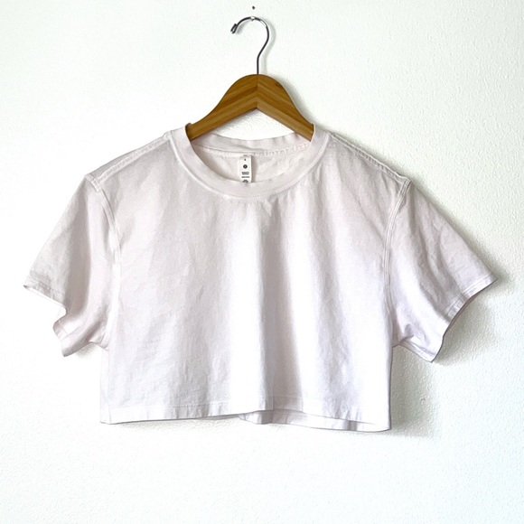 Lululemon Cropped Tee - Picture 1 of 4